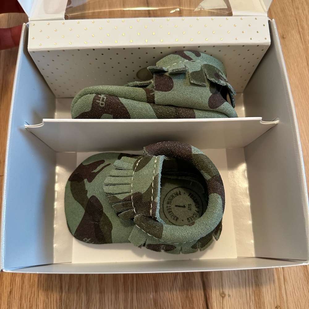 Freshly Picked green camo moccasins